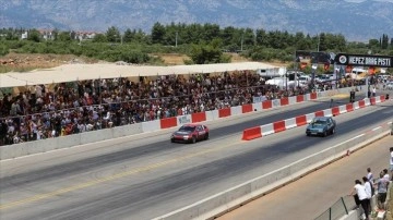 Antalya'da hız tutkunları "Otodrag Yarışı"nda mücadele etti