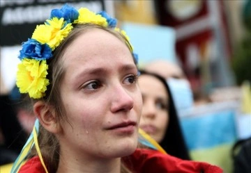 Antalya'da yaşayan Ukraynalılar, Rusya'nın askeri müdahalesine tepki gösterdi