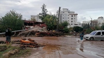 Antalya'daki sel nedeniyle vergi mükelleflerine 1 ay erteleme