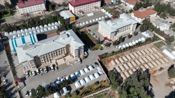 Antalyalı öğrenciler depremzede arkadaşları için Kahramanmaraş'ta eğitim kampüsü oluşturdu