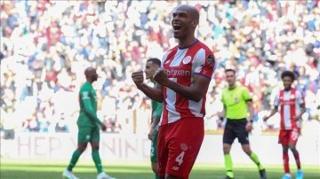 Antalyaspor, Naldo'nun sözleşmesinin sona erdiğini duyurdu