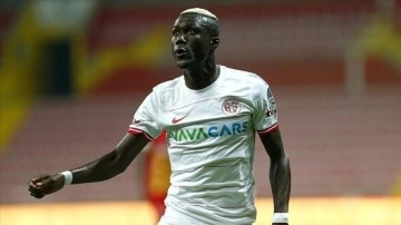Antalyaspor’da sakatlık geçiren Ndao 5 ay sahalardan uzak kalacak