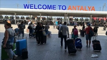 Antalya'ya 1 günde hava yolu ile 99 bin 149 turist geldi