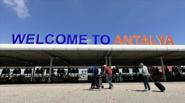 Antalya'ya 6 ayda hava yoluyla gelen turist sayısı 5,5 milyonu geçti