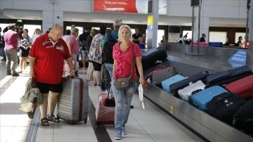 Antalya'ya hava yoluyla gelen turist sayısı 3 milyon 405 bini aştı