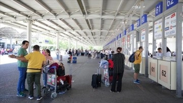 Antalya'ya hava yoluyla gelen turist sayısı 5 milyonu aştı