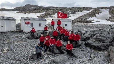 Antarktika'da 10. yıl: T&uuml;rk bilim insanları gezegenin geleceği i&ccedil;in &ccedil;&ouml;z&uuml;m arayışını s&uuml;rd&uuml;r&uuml;yor