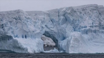 Antarktika'dan Londra büyüklüğünde bir buz dağı koptu
