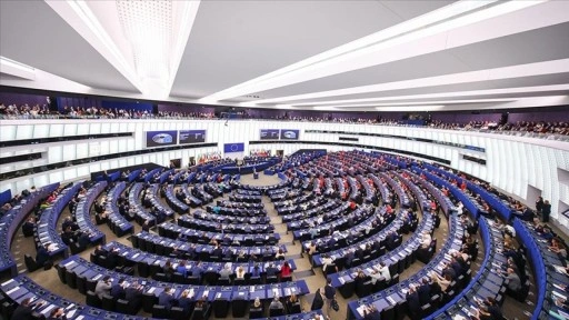 AP insan hakları ihlallerinde vize serbestisini askıya almayı kolaylaştıran değişikliği onayladı