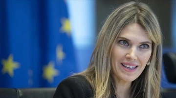 AP'de yolsuzlukla suçlanan Yunan milletvekili, evde bulunan paralardan eşini sorumlu tuttu