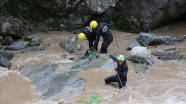 Araklı'daki selde kaybolan 2 kişiyi arama çalışmaları sürüyor