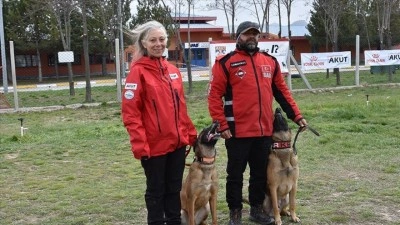 Arama kurtarma k&ouml;peği eğitmenlerini d&uuml;nya şampiyonası heyecanı sardı