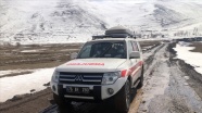 Aras&#039;ın filyasyon ekipleri Kovid-19 vakalarını tespit etmek için &#039;aşılmaz&#039; denilen dağları aşıyor