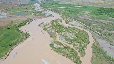 Aras Nehri'nin debisi karların erimesiyle y&uuml;kseldi