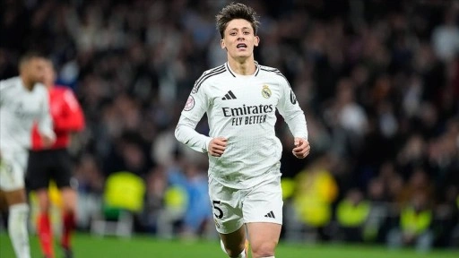 Arda Güler'in gol attığı maçta 10 kişi kalan Real Madrid, Real Sociedad'ı 2-1 yendi