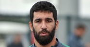 Arda Turan, dünyanın en zengini ile verdiği pozu sosyal medyada paylaştı