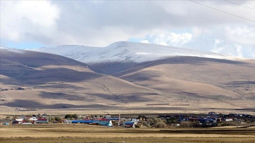 Ardahan'da tepeler beyaza büründü