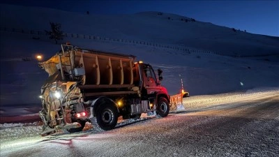Ardahan-Şavşat kara yolu &ccedil;ığ nedeniyle ulaşıma kapatıldı