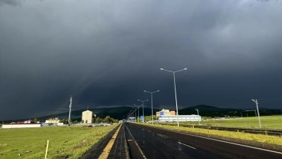 Ardahan ve Ağrı'da sağanak ve dolu etkili oldu