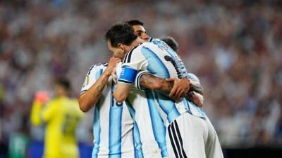 Arjantin, Cezayir'i 3-0 mağlup etti