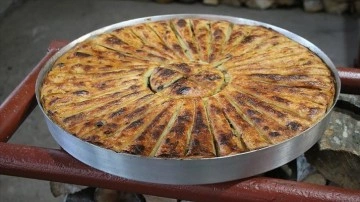 Arnavut mutfağının eşsiz lezzeti, pidelerin kraliçesi: 'Fliya'