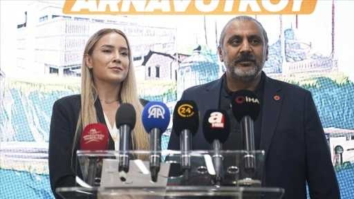 Arnavutk&ouml;y'de CHP'li iki belediye meclis &uuml;yesi partilerinden istifa etti