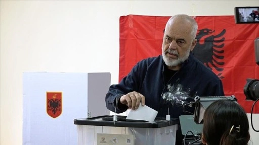 Arnavutluk'taki genel seçimi, resmi olmayan sonuçlara göre Başbakan Rama'nın partisi kazandı
