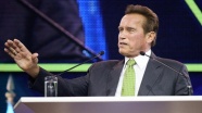 Arnold Schwarzenegger Trump için 'çatlak' tabirini kullandı