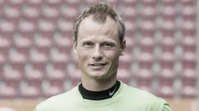 Arsenal'in eski kalecisi Manninger aracına tren &ccedil;arpması sonucu hayatını kaybetti