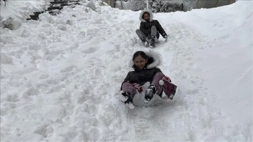 Artvin ve Rize'de eğitime kar engeli