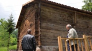 Asırlık 'çivisiz cami' tarihe tanıklık ediyor