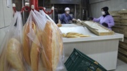 Askıda ekmek kampanyası ile &#039;Biz bize yeteriz&#039; dediler