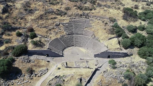 Assos'ta 2 bin 200 yıllık tiyatro restore edilecek