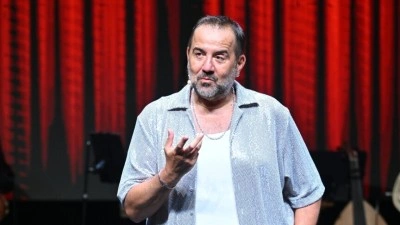 Ata Demirer, "Ata Demirer Gazinosu" ile Harbiye'de sahne aldı