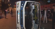 Ataşehir’de otomobil yolcu minibüsüne çarptı: 4 yaralı
