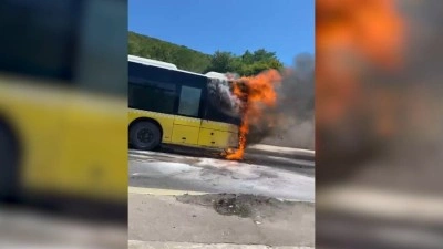 Ataşehir'de seyir halindeki İETT otob&uuml;s&uuml;nde &ccedil;ıkan yangın s&ouml;nd&uuml;r&uuml;ld&uuml;