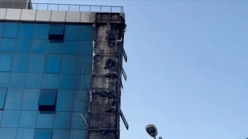 Ataşehir'de iş merkezinde çıkan yangın söndürüldü