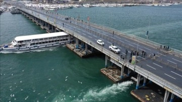 Atatürk Köprüsü, bağlantı noktasındaki çalışmanın ardından yeniden trafiğe açıldı