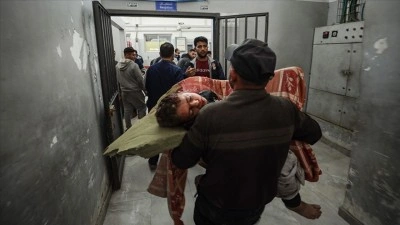 Ateşkesi ihlal eden İsrai'in Gazze&rsquo;de s&uuml;rd&uuml;rd&uuml;ğ&uuml; saldırılarda 2 Filistinli yaralandı