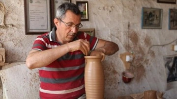 Avanoslu çanak ustası 40 yıldır çarklı tezgahta çamura şekil veriyor