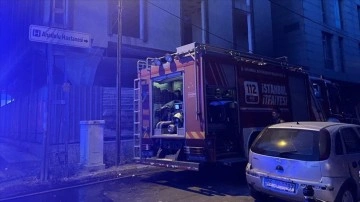 Avcılar'da metruk bina yangınında 2 kişi öldü 2 kişi yaralandı