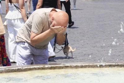 Avrupa'da aşırı sıcaklar klimayı temel ihtiya&ccedil; haline getiriyor