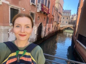 Avrupa’da ele avuca sığmayan Türk gazeteci Eylül Aşkın -Selçuk Aka, magazin dünyasından yazdı-