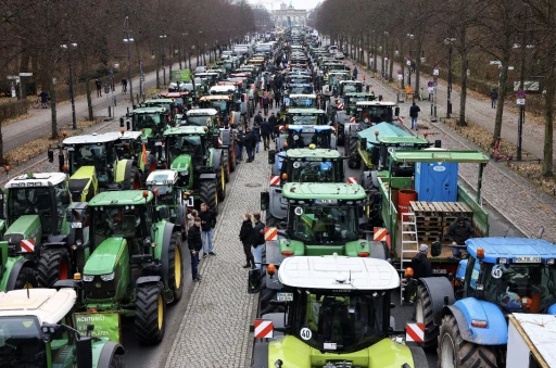 Avrupa&rsquo;da trakt&ouml;rler, yolu değil bir &ccedil;ıkmazı kapatıyor! -Mehmet Yıldırım yazdı-