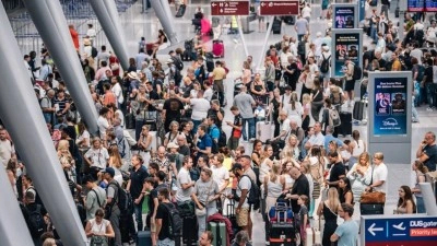 Avrupa Parlamentosu, hava yolu yolcu haklarını g&uuml;&ccedil;lendiren d&uuml;zenlemeye onay verdi