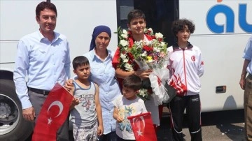 Avrupa şampiyonu genç halterci Yasin Büyükhüseyinler, Niğde'de coşkuyla karşılandı