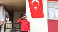 Avrupa şampiyonu güreşçi Karadeniz'den Mehmetçiğe asker selamıyla destek