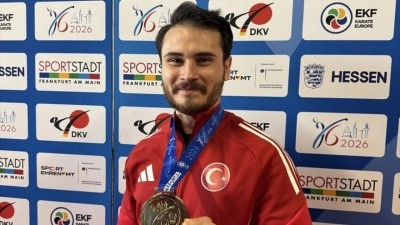 Avrupa şampiyonu milli karateci Enes &Ouml;zdemir, altın madalyanın gurunu yaşıyor