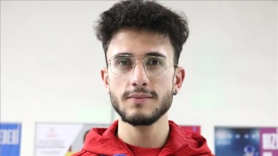 Avrupa ve d&uuml;nya &uuml;&ccedil;&uuml;nc&uuml;s&uuml; s&uuml;rat patenci Furkan hayaline kavuştu