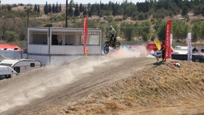 Avrupa ve T&uuml;rkiye motokros şampiyonalarında ilk g&uuml;n&uuml;n en hızlıları belli oldu
